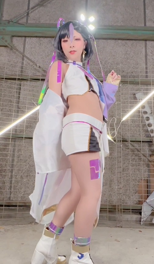 福利姬 [comonun] 胜利女神妮姬 舒恩 阿黑颜 【15V6.82G】