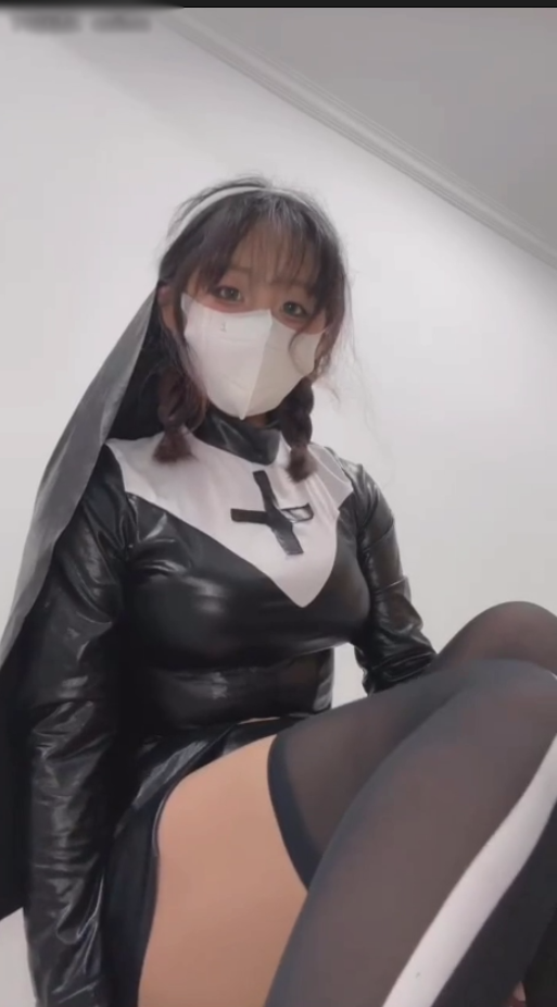 玩物直播素知主-红绿灯修女【1V】【442MB百度云】