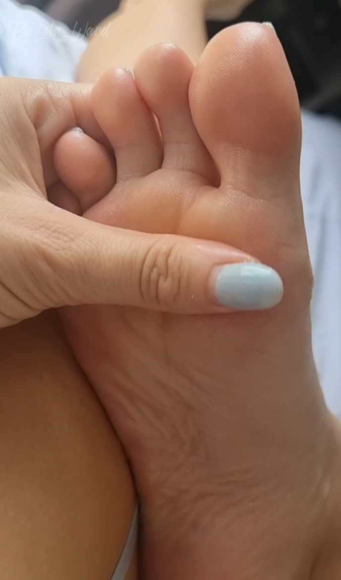 足控精品-of美足 lola_wardx-足交诱惑视图 8（11P,4V,844M）