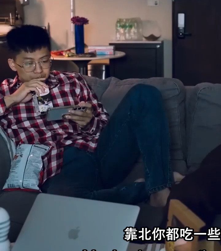 麻豆传媒-艾鲤   宅男晕船外送茶（1V,1.34G）