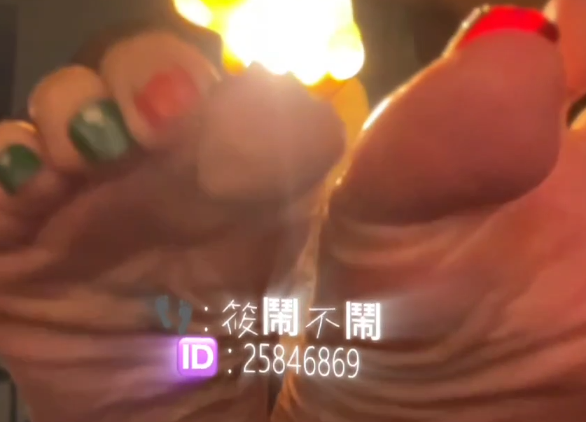 足控-易直播 筱鬧不鬧-微信骚足诱惑福利（29V,541M）