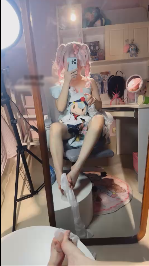 玩物直播极品幼斯酱葱-裸足丝袜足交🚥【1V】【205MB百度云】