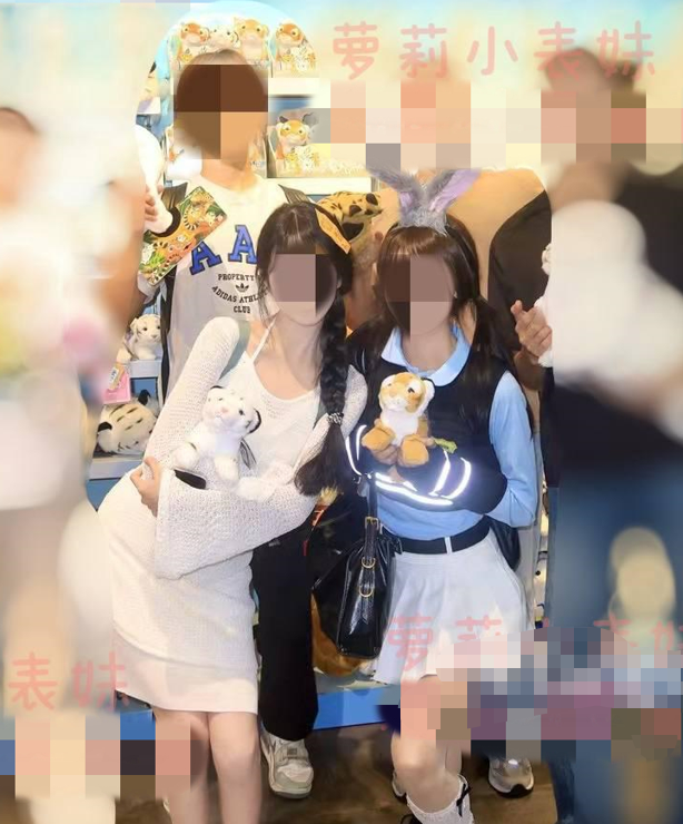 兄妹乱伦 破处萝莉小表妹后续7-拿下妹妹闺蜜猛操！