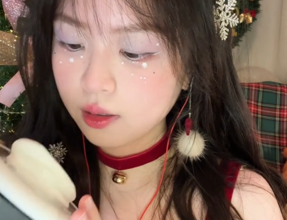 椰椰拿铁_助眠_圣诞特辑：视觉向天鹅  1V254M百度盘