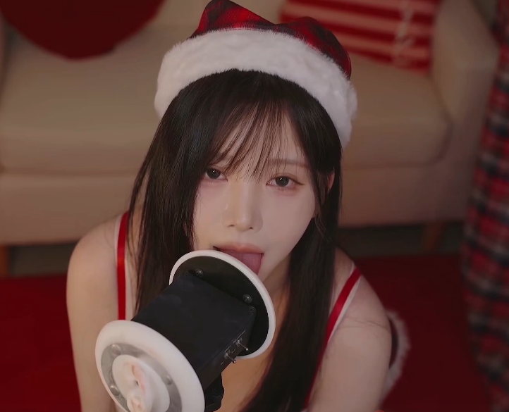 Yoonying 耳语ASMR祝您圣诞节快乐 圣诞cos 1V537M百度盘