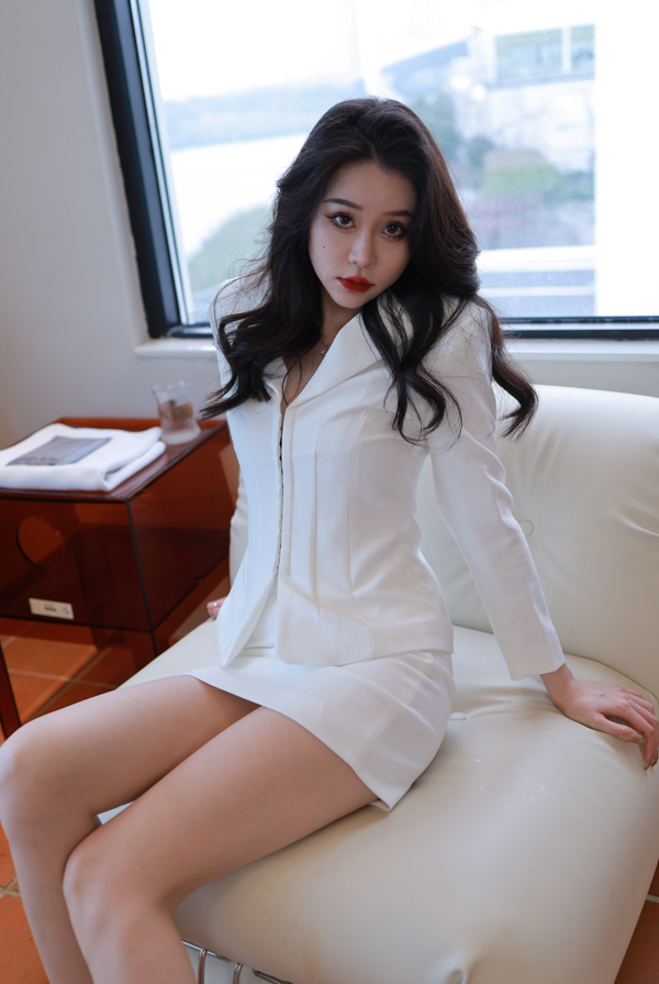 Sia不吃鱼 - 掩盖不了的性感 高跟美腿 【97P1V3.2G】
