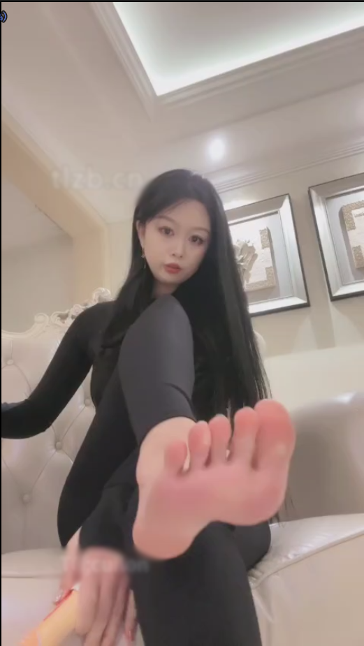 套路直播🍑-瑜伽裤🚥无限榨精【1V】【735MB百度云】