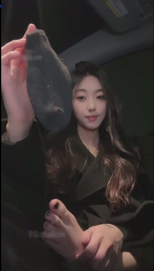 套路直播凉子阿-女王的黑棉袜【1V】【646MB百度云】