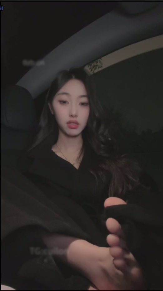 套路直播凉子阿-女王的黑棉袜【1V】【646MB百度云】