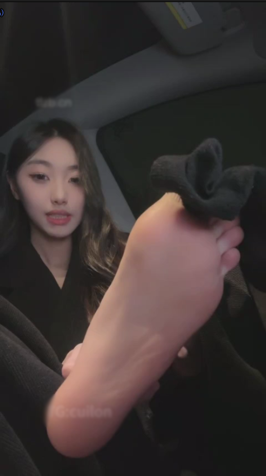 套路直播凉子阿-女王的黑棉袜【1V】【646MB百度云】