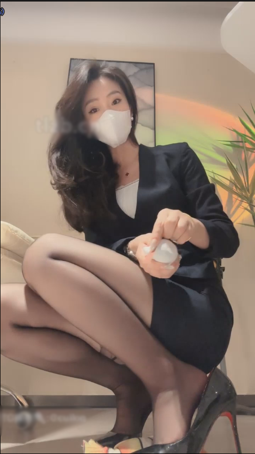 套路直播禾未-白领的肉丝打飞机羞辱【1V】【694MB百度云】