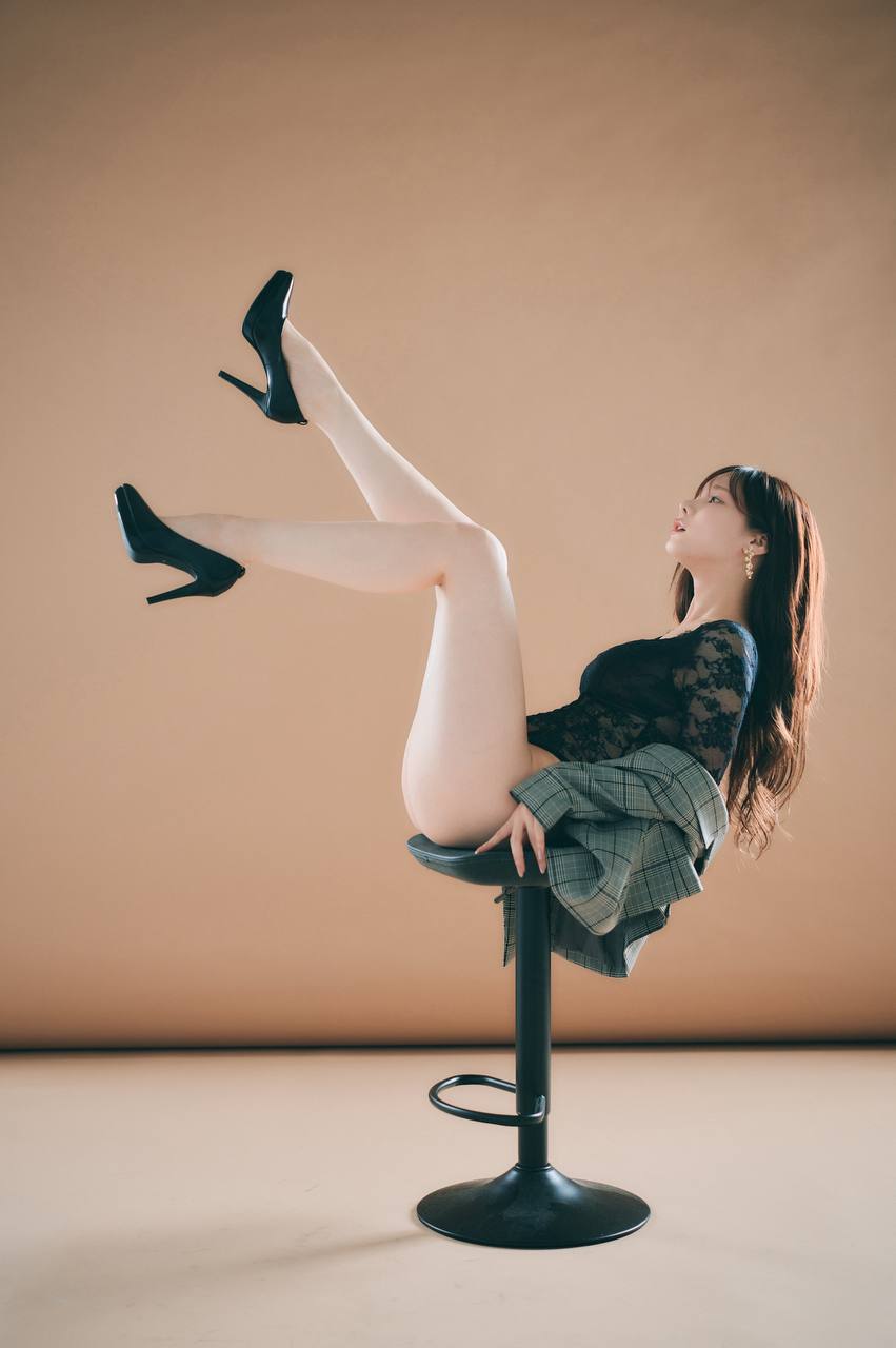 【新】けん研 - BLACK LADY [53P]268M百度盘