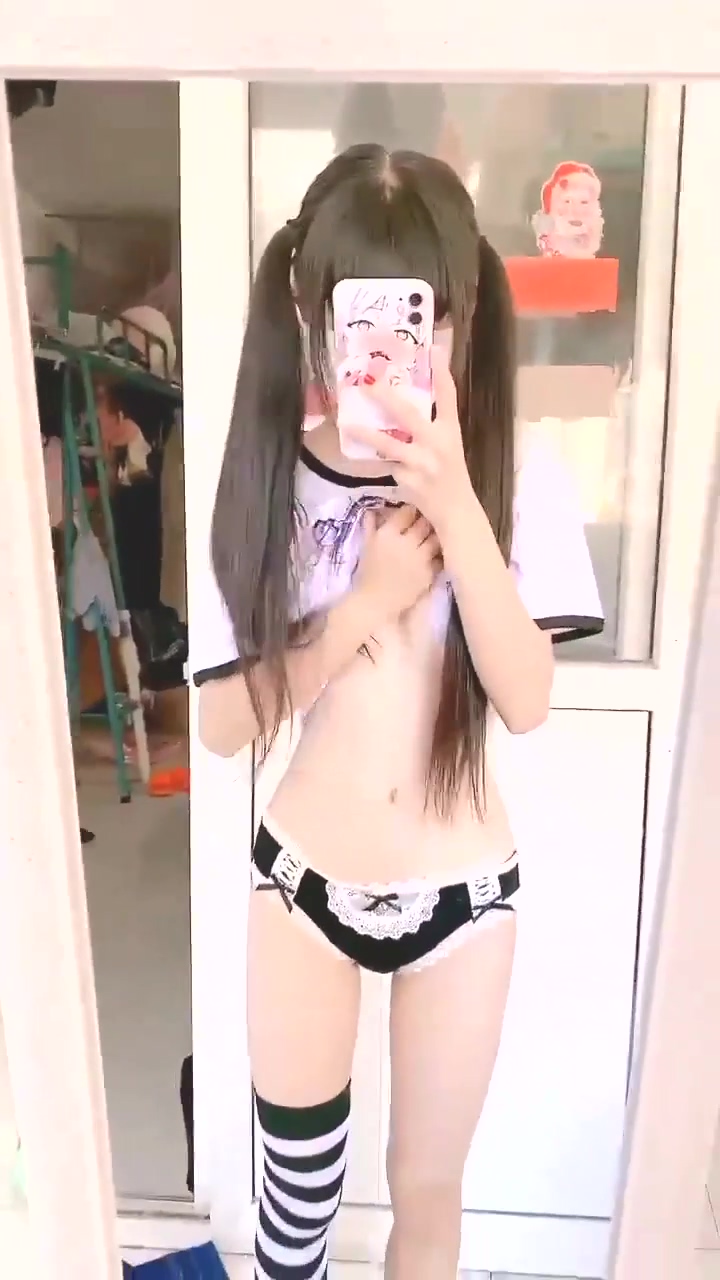 清纯双马尾小骚货福利私拍软萌甜美声娇体软易推倒小萝莉[1V326MB]