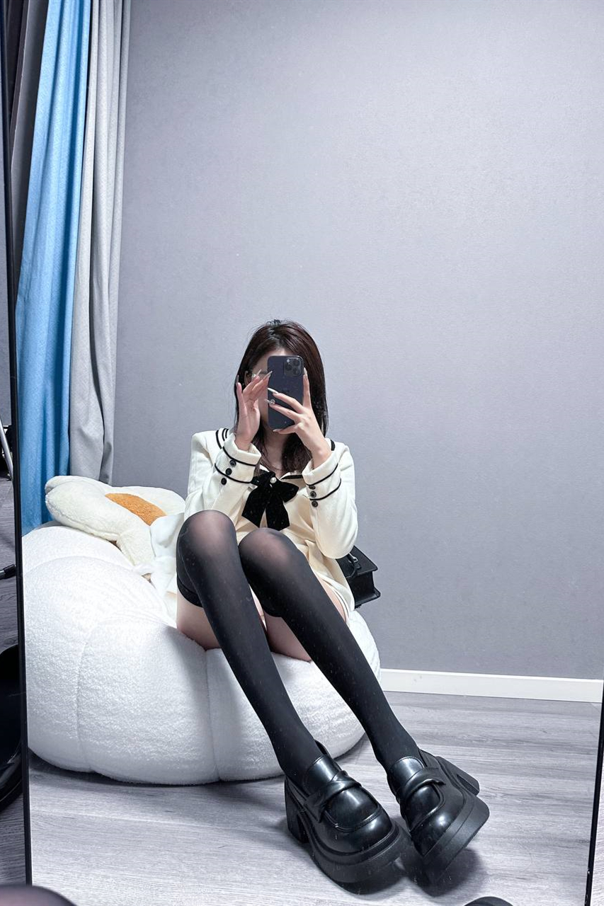 極品白虎反差母狗｜林綰綰｜穿JK制服肛塞足交女上位騎乘內射 撕裂黑絲虐拍翹臀扣穴毒龍激烈啪啪欲罷不能等 47p 16V 4.68G 夸克