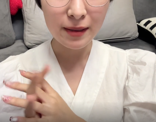 小灿助眠   老师教亲亲 1V144M百度盘
