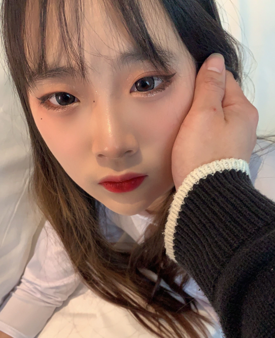 活压力大艺校毕业小姐姐无奈下海私拍女体艺术