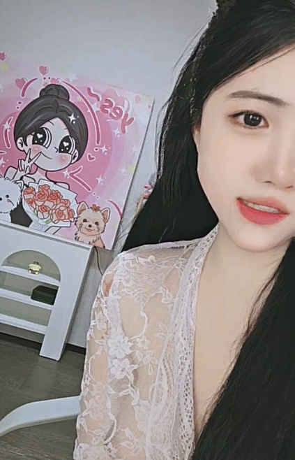 1.15，大奶子肥美大屁股，逼逼超级粉嫩，扣逼自慰秀