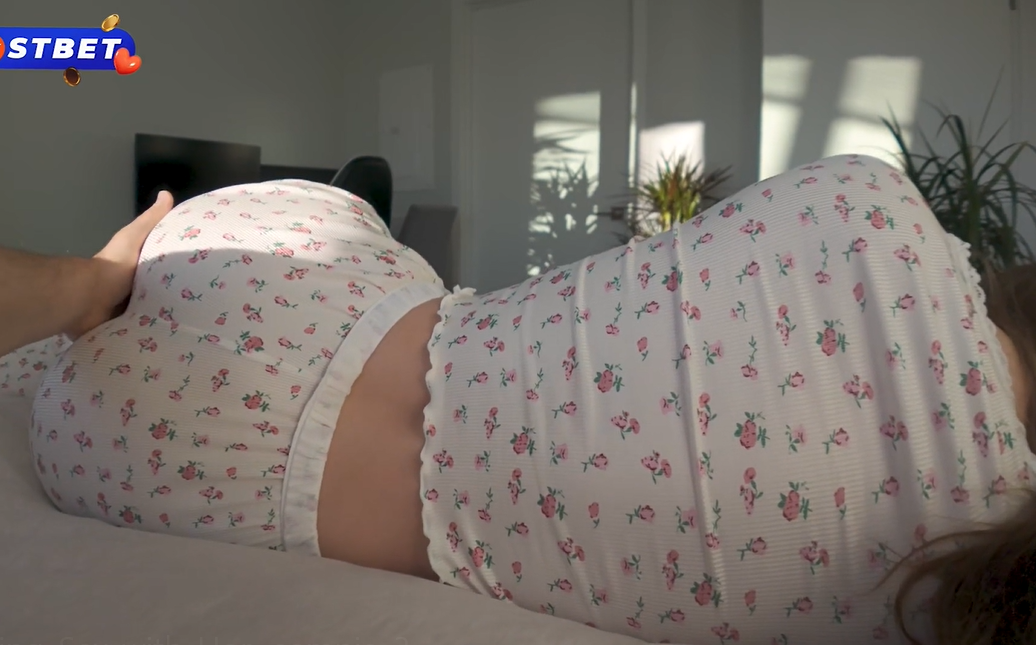 OnlyFans [FantasyBabe] 早上中出饥渴的大奶室友 【1V329M】