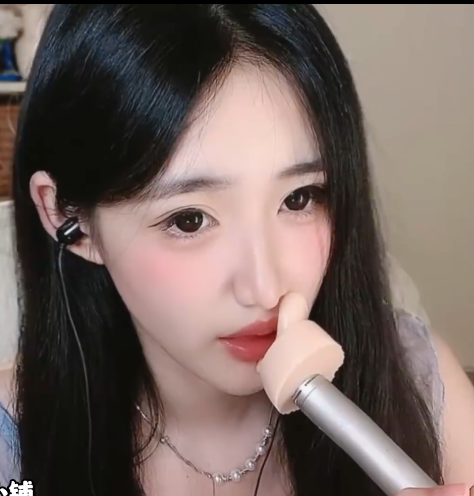 ASMR_啵啵梨_罗德硅胶耳甜甜,亲亲,孔雀鱼 1V84M百度盘
