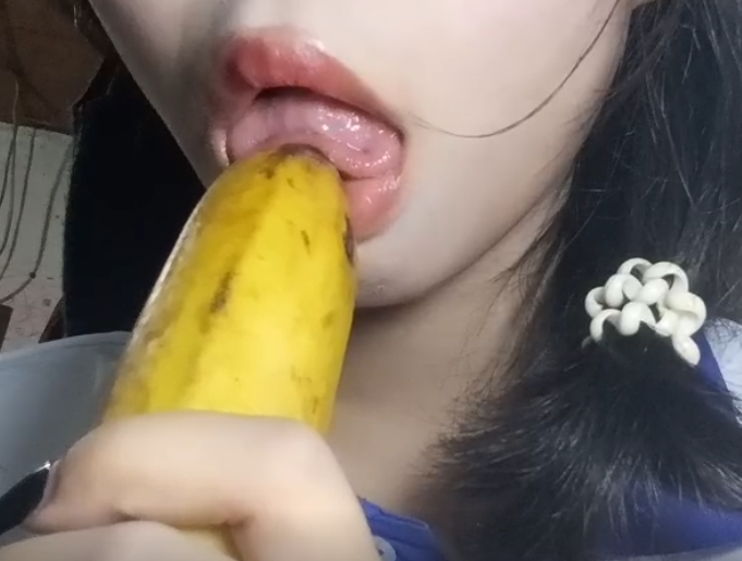 ginkgo_zz 校服 眼镜 香蕉 1V105M百度盘