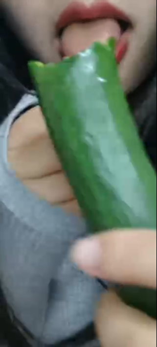 皖皖该睡觉了 咀嚼黄瓜 舔 1V52M百度盘