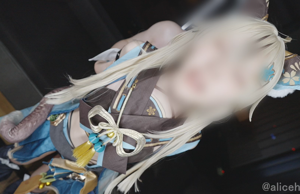 Aliceholic13系列 - 琦良良cos女上位榨精 【1V3.02G】