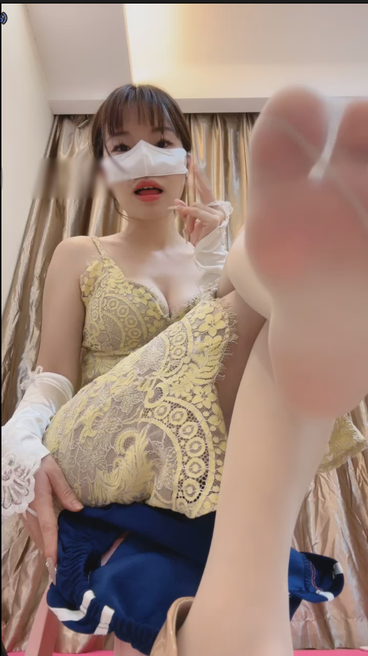 套路直播草莓奶昔-🚥肉丝足交【1V】【375MB百度云】