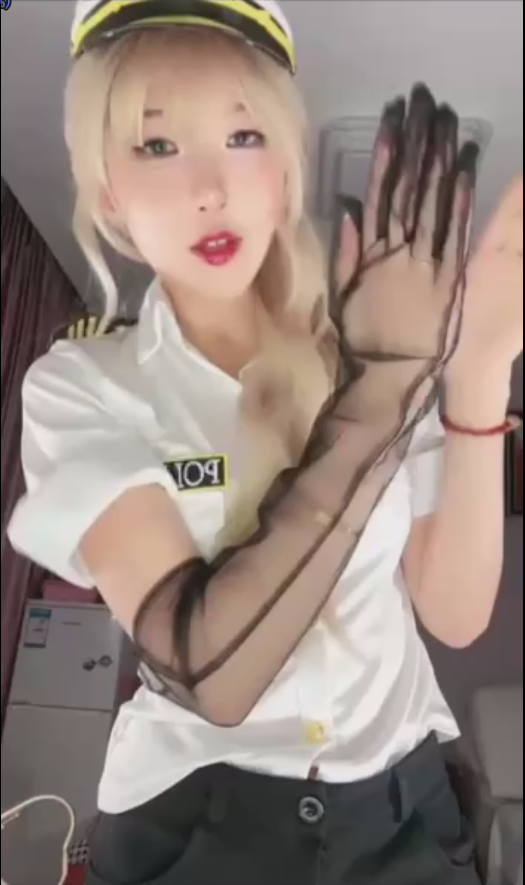 玩物直播佳佳s-女警盯射场【1V】【154MB百度云】