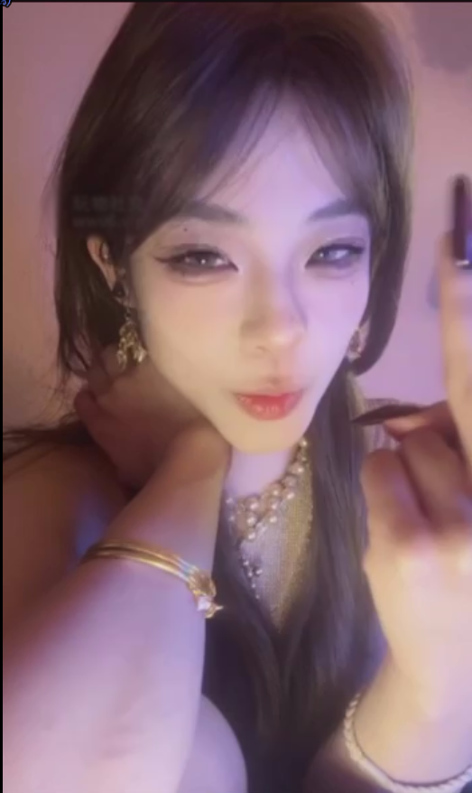 玩物直播不知名美女-超多口水 流射寸止【1V】【191MB百度云】