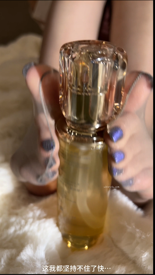 足控-易直播颜值主播 赵一一一 -高价定制剧情 空姐满足闺蜜男友（1V,3.57G）