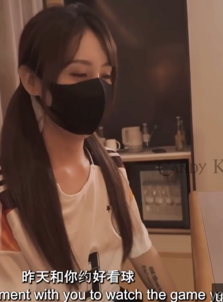 极品女神-candykiss-umate付费  性感球服勾引看球赛的男神（1V,3.1G）