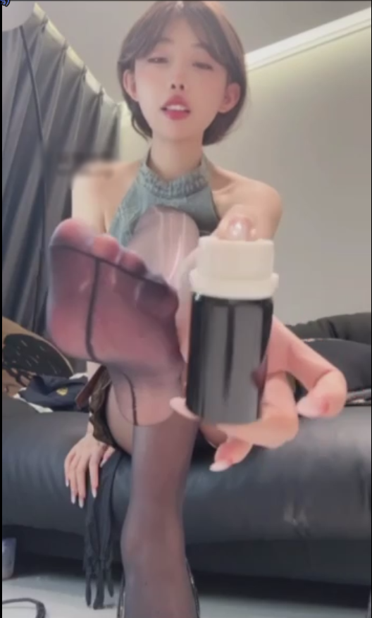 玩物直播一茶-红绿灯香水毁灭高潮流精【1V】【675MB百度云】