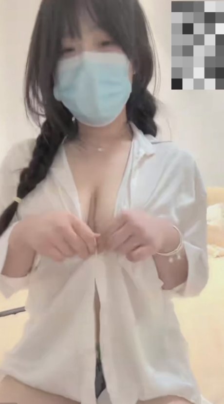 抖音微胖丰满博主凹兔嫚(原b站火锅炖兔仔)最新流出一对一听人指挥三点全漏【726M】