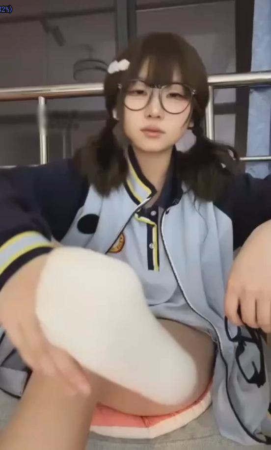 玩物直播极品幼斯酱葱-双马尾白袜裸足羞辱撸管指挥倒计时盯【1V】【492MB百度云】
