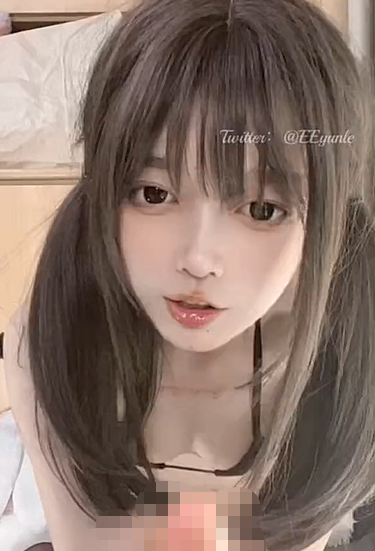 【要要饿晕了】玉足萝莉风嫩妹，可爱双马尾，露脸小美女推特福利，自慰口交足交，性爱，小母狗属性拉满