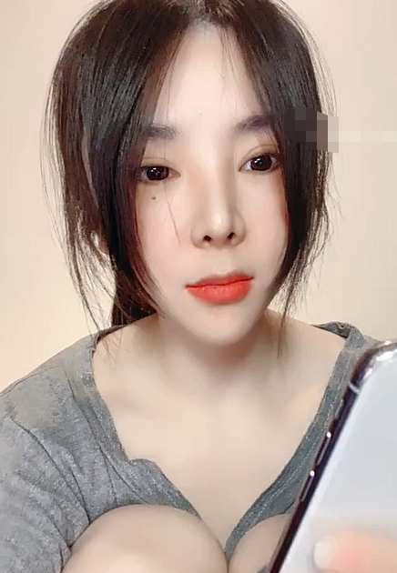 女神尺度突破自我~【裸舞婉儿】首次爽喷水