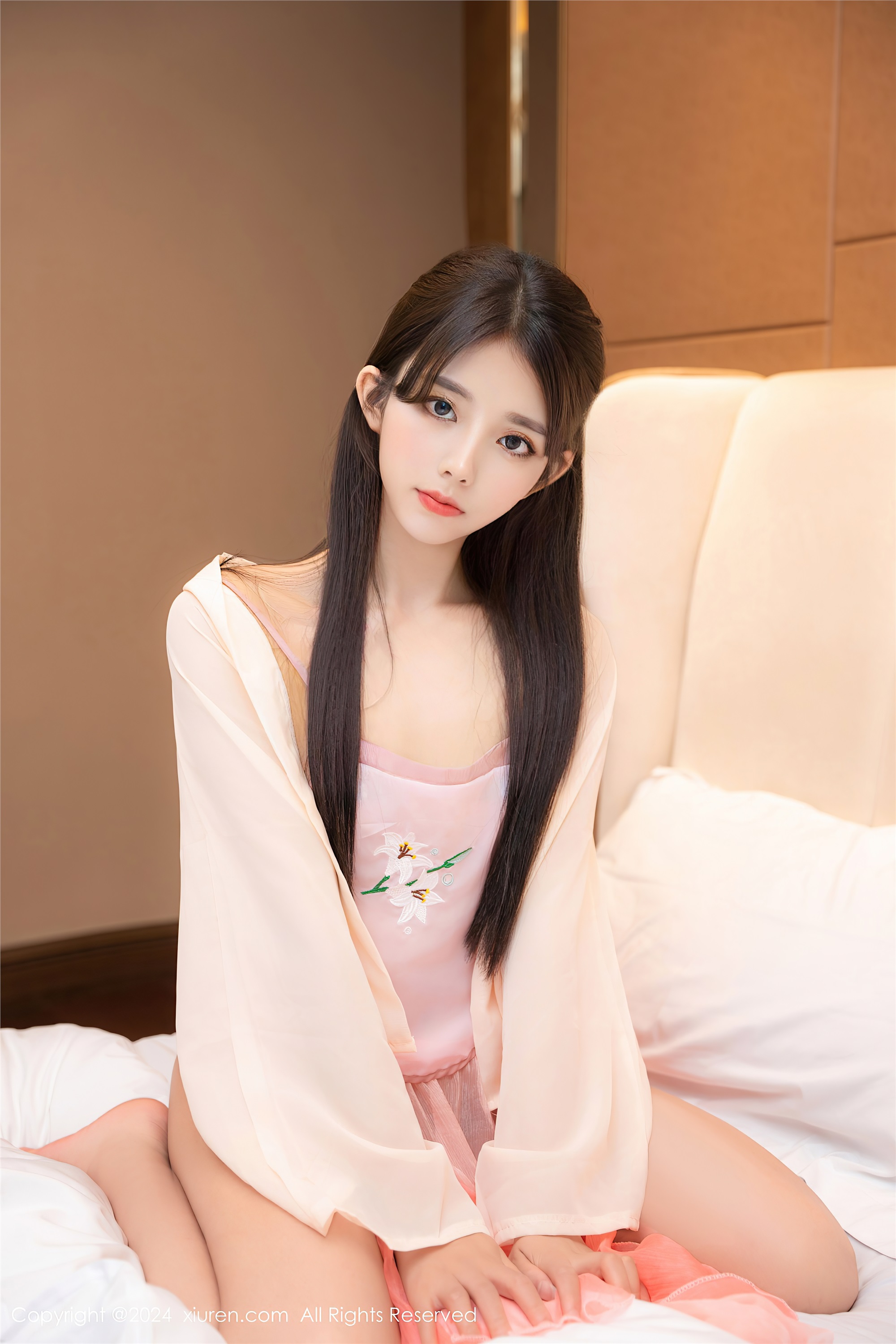 Xiuren秀人网 2024.11.05 NO.9396 美少女@ 77P48M百度盘