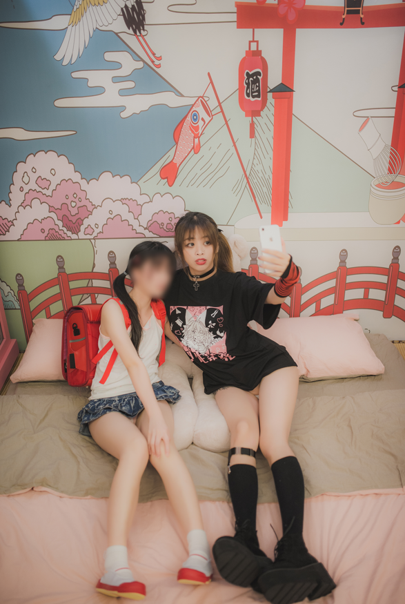 森萝财团模特【杪夏】无毛嫩屄 20套视图合集【1082P9V16G】