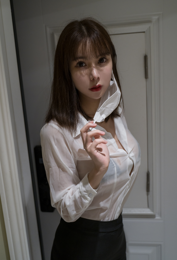 亚马逊鲶鱼 Vol.003 雨后家政 【89P1.05G】