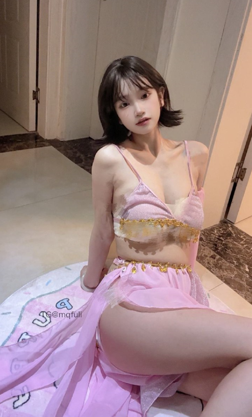 香屁酱 微密圈 最新两期 【51P1V20M】
