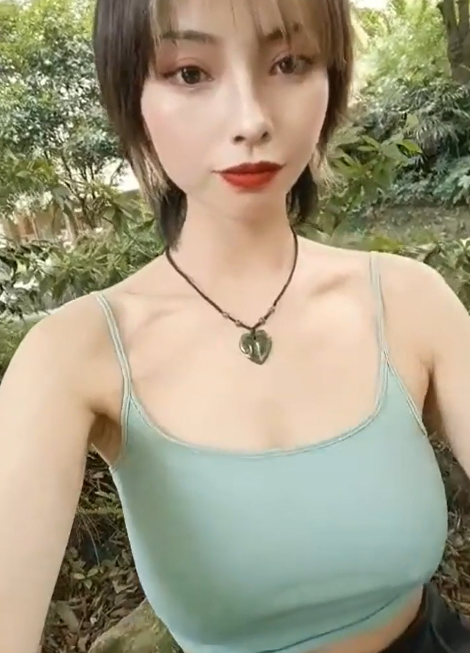 快手丨小姨妈是软面包 付费私拍大尺度 紫薇啪啪 【17V634M】