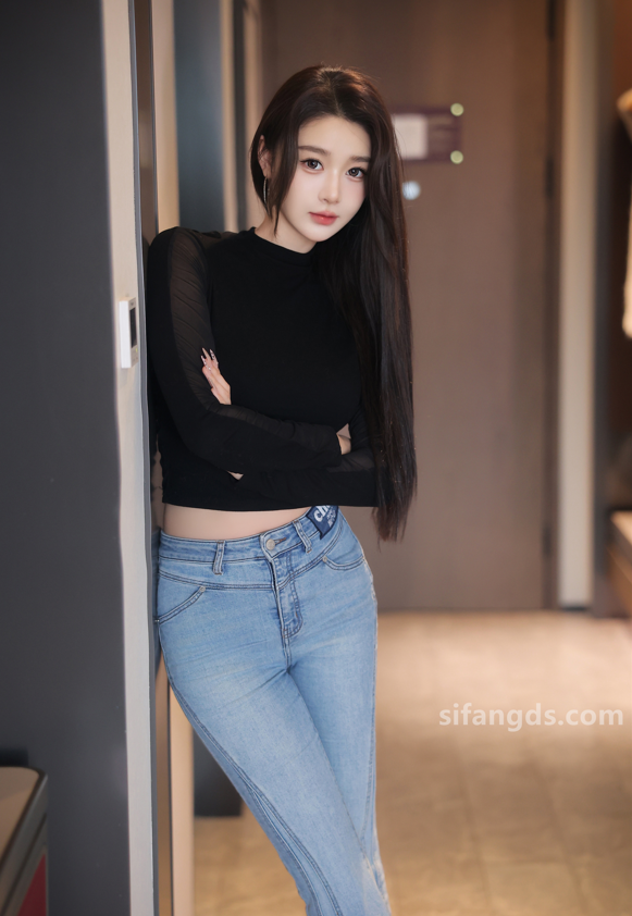 秀人网 candy糖糖✨高颜值极品美女 牛仔裤黑丝骚丁漏点 【81P2V1.04G】