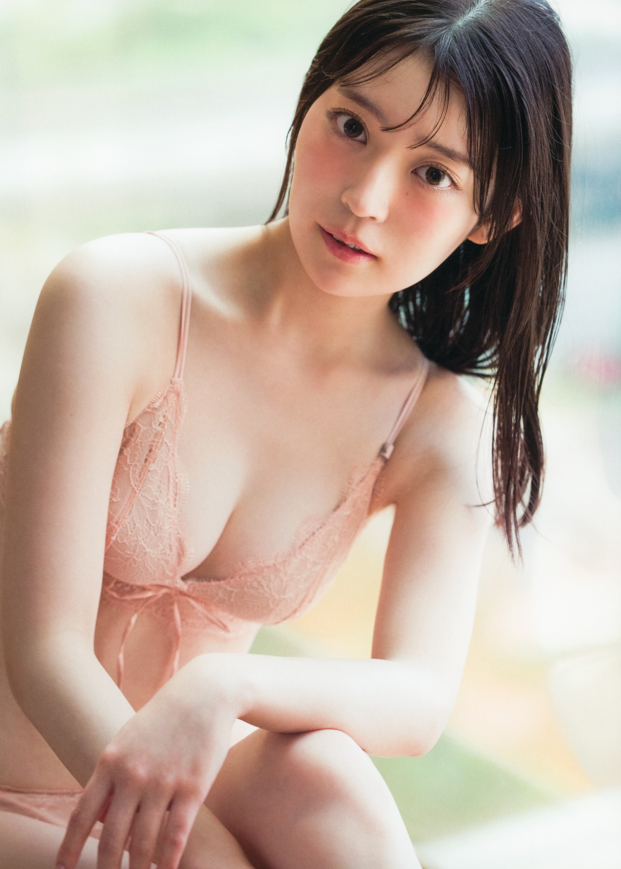 乃木坂46 - 阪口珠美1st写真集『青いバラ』【125P1.39G】