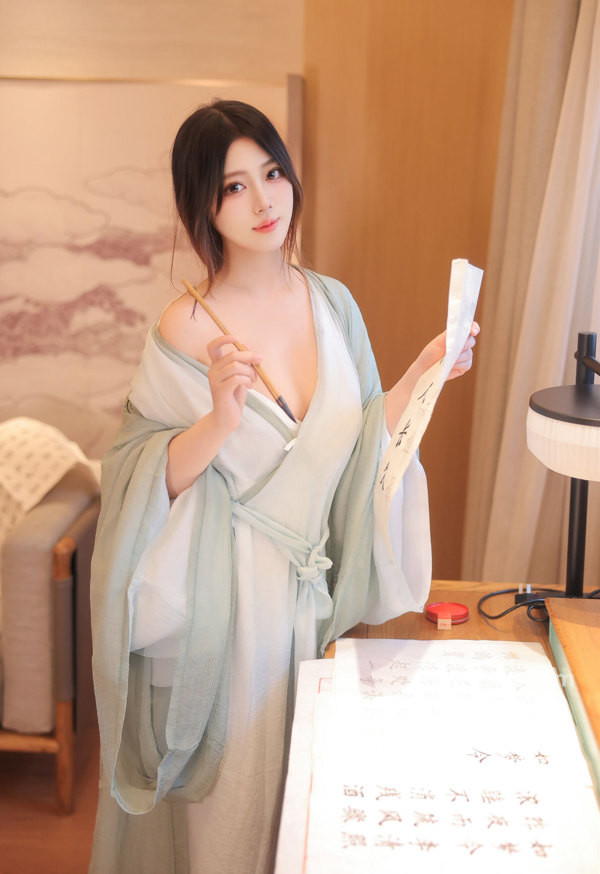 秀人网 蛋蛋宝 古风 绿色汉服 反差大 【83P4V4.25G】
