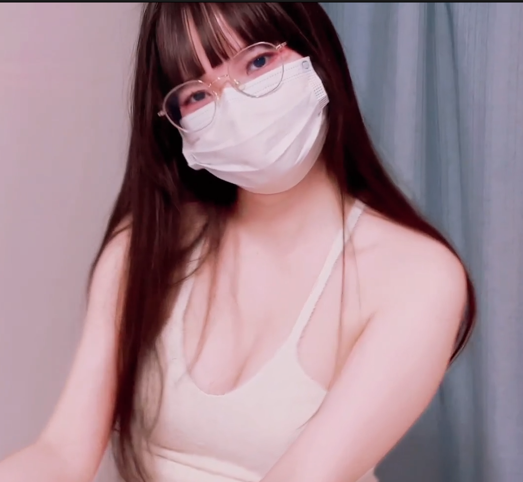 清纯嫩妹-小熊奈奈-新 极品美腿女老师帮学生解决生理需求（1V,586M）