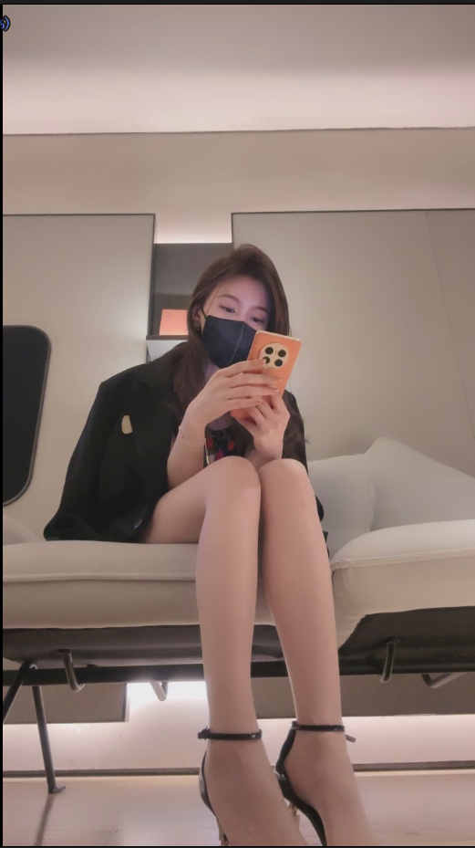 套路直播美美子-ysl高跟配肉丝【1V】【592MB百度云】