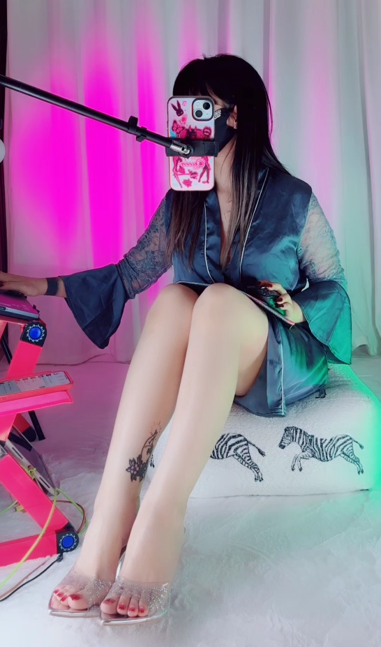 足控-易直播 pussypoo 新（1V,401M）