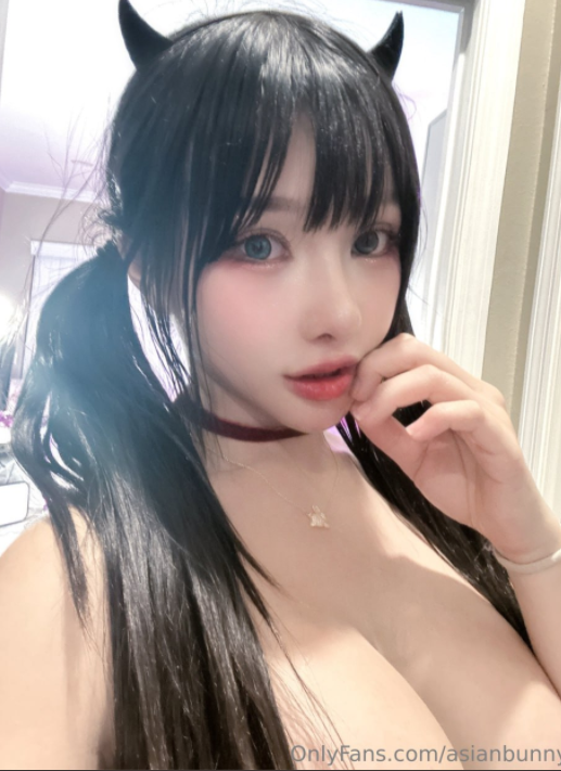 亚裔肉感cos骚妹-of大尺度发骚自拍视图（632P,93V,2.26G）