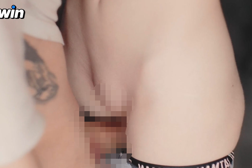 OnlyFans [pinkloving] 继妹让我射在内裤上 【3V810M】