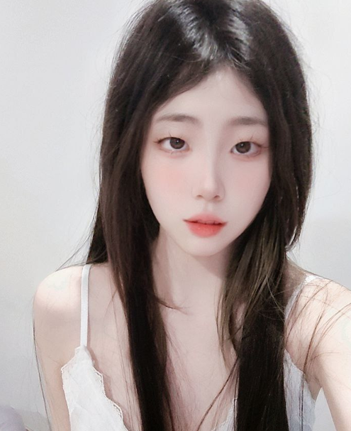 S级完美露脸，推特清纯女神小坏猫最新高价定制，脸穴同框自慰